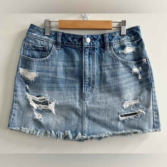 Abercrombie & Fitch Dresses & Skirts - Abercrombie & Fitch Blue Distressed Mini Skirt Women’s Size:8